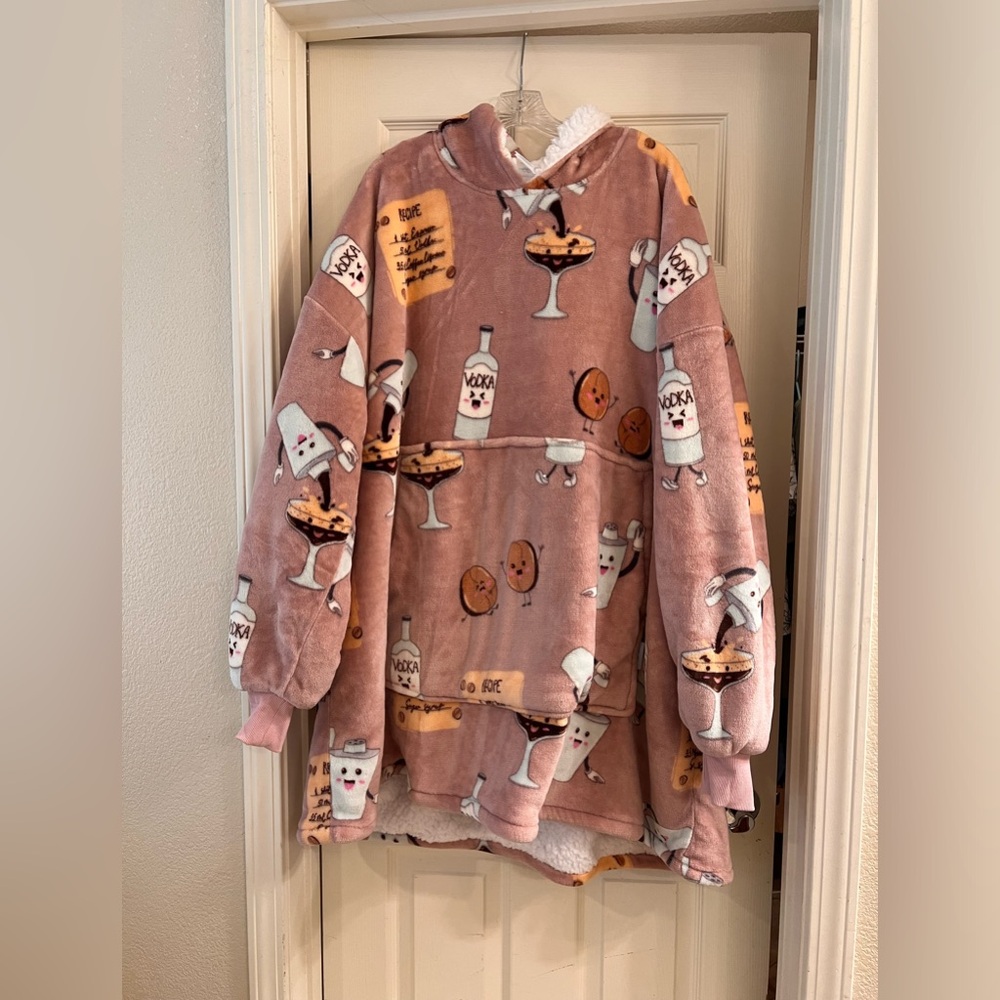 Cozy boozy fleece snuggly Snuggie wannabe